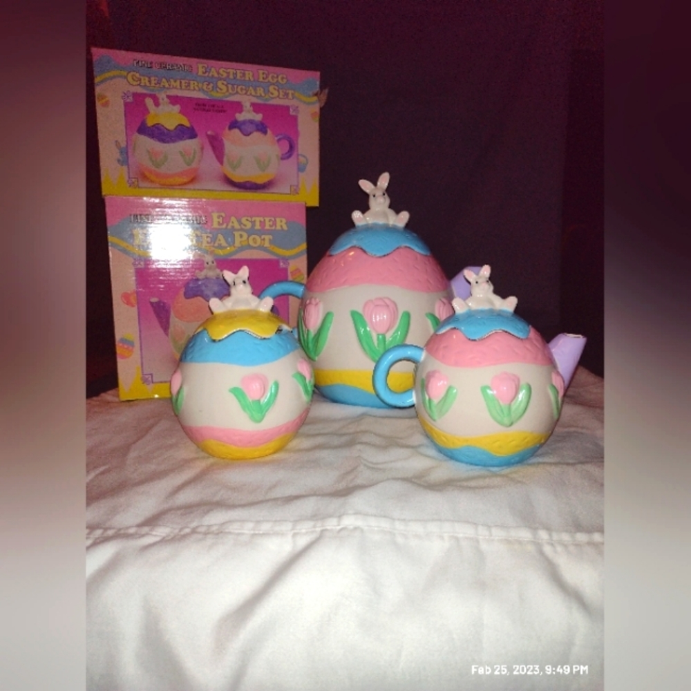 90s Vintage Fine Ceramic Bunny Rabbit TEA POT CREAMER SUGAR SET Easter egg set